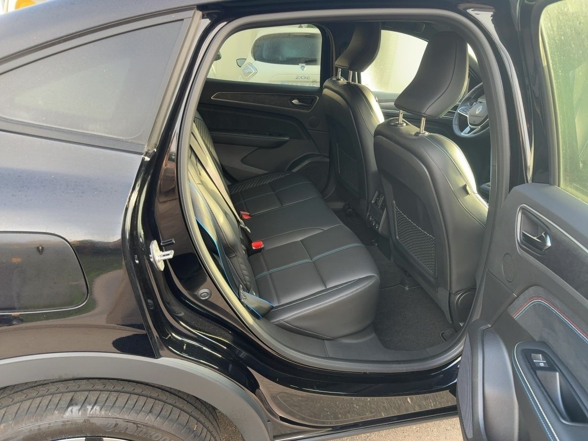 Fahrzeugabbildung Renault Arkana ESPRIT ALPINE TCe 160 EDC City Paket