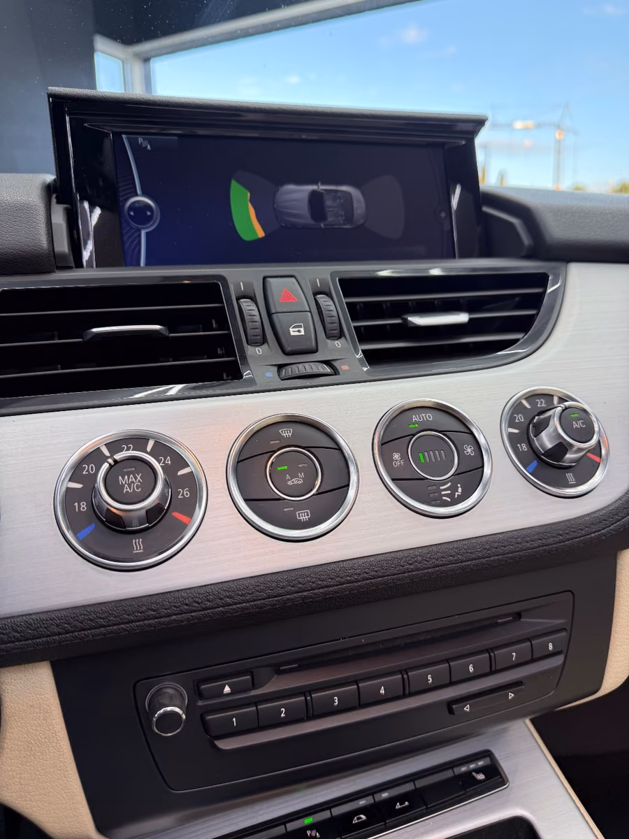 BMW Z4 sDrive35i 306 ch – Roadster – Boîte automatique – Cuir – Navigation