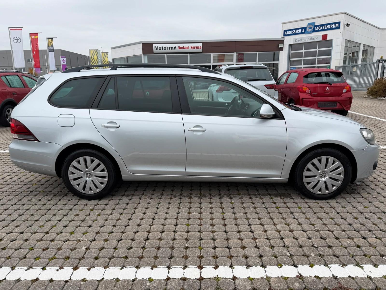 Volkswagen Golf 2010 — engine 1.598 cm³, 105 HP (77kW)