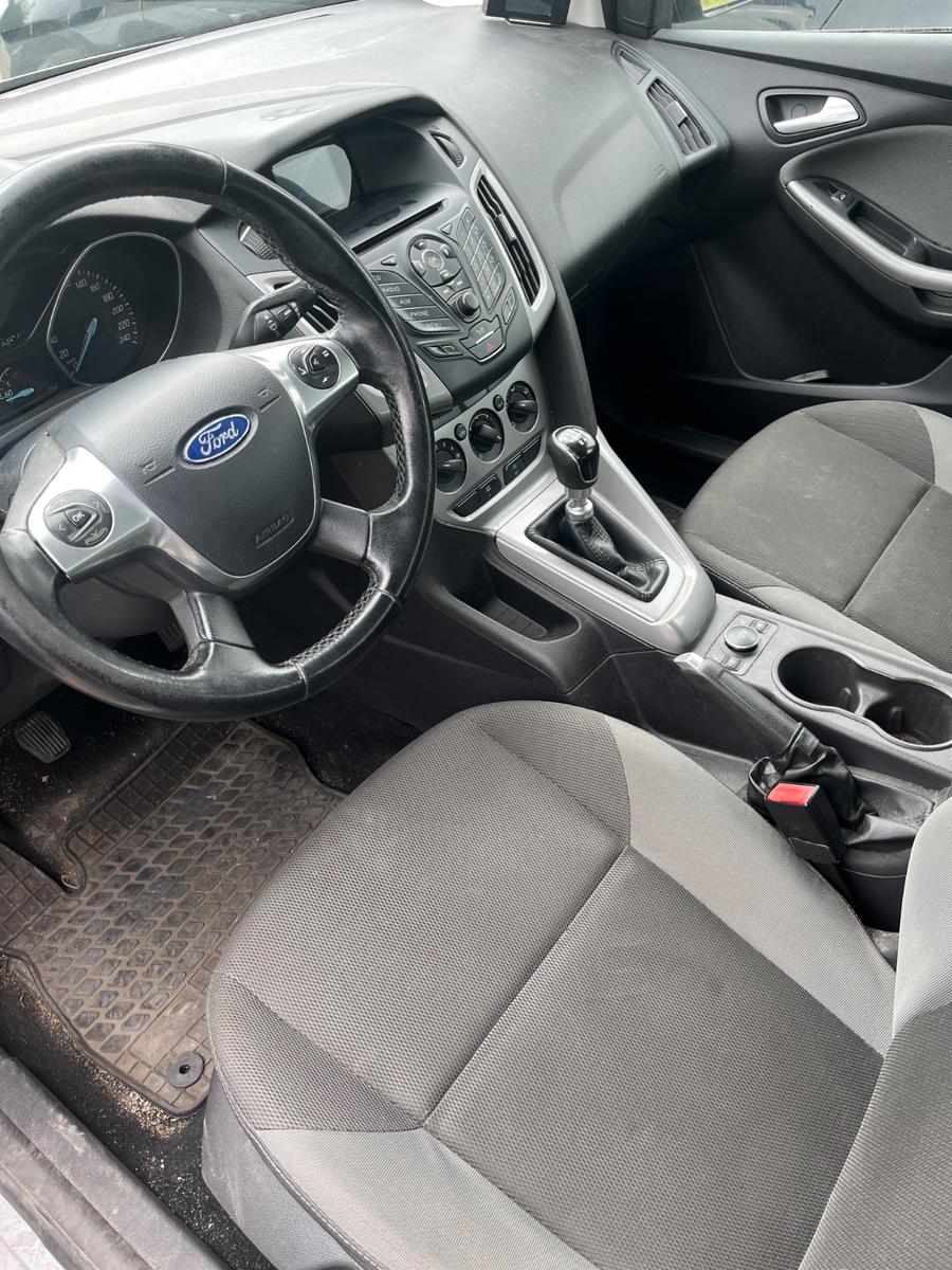 Ford Focus 2013 — photo 12