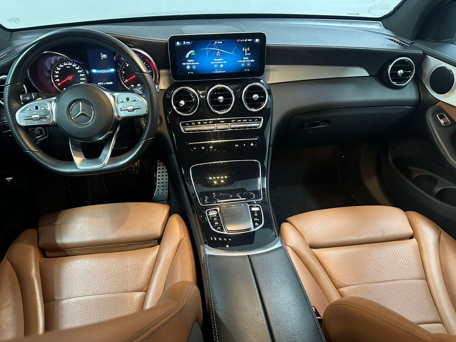 Fahrzeugabbildung Mercedes-Benz GLC 220 d 4MATIC Coupé *AMG-LINE*DISTRO*KAMERA*