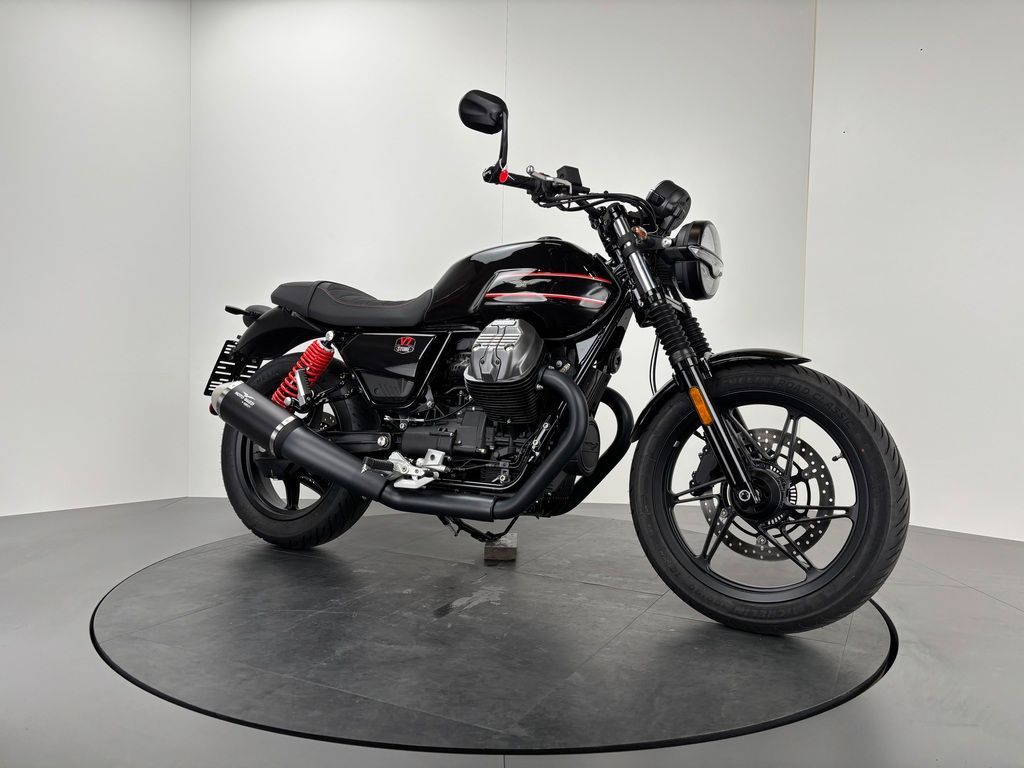 Fahrzeugabbildung Moto Guzzi V7 IV STONE SPECIAL EDITION *ARROW *NEUWERTIG