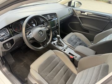 Volkswagen Golf - 12