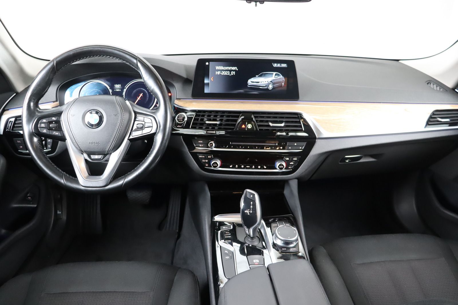 Fahrzeugabbildung BMW 540 i xDrive * HUD * Soft-Close * Night * SC * M