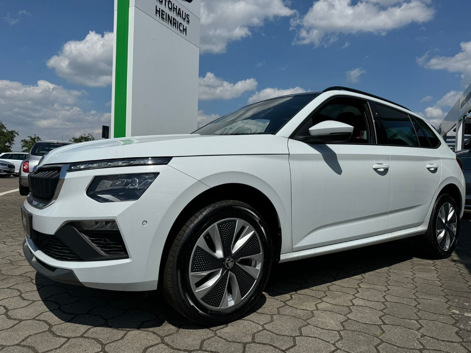 Fahrzeugabbildung SKODA Kamiq 1.5TSI DSG*RFK*NAV*eHeck*SideAss*