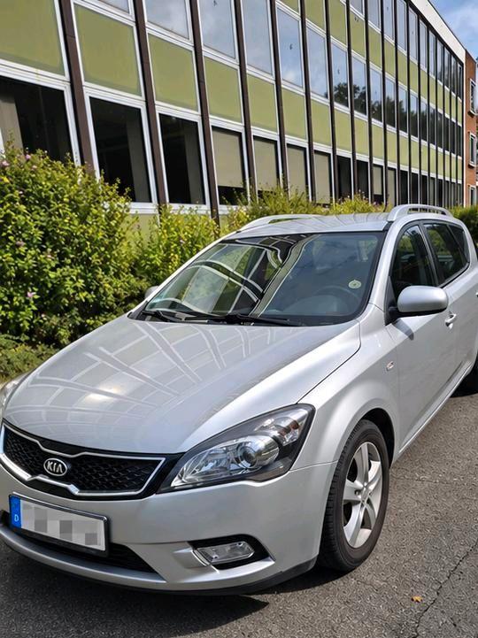 Kia cee'd 2012 — салон