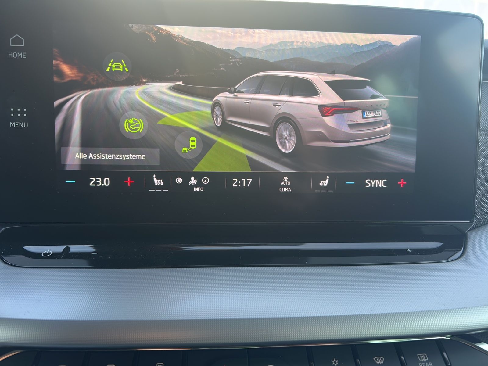 Fahrzeugabbildung SKODA Octavia Combi TDI First-Edition DSG LED Navi PDC