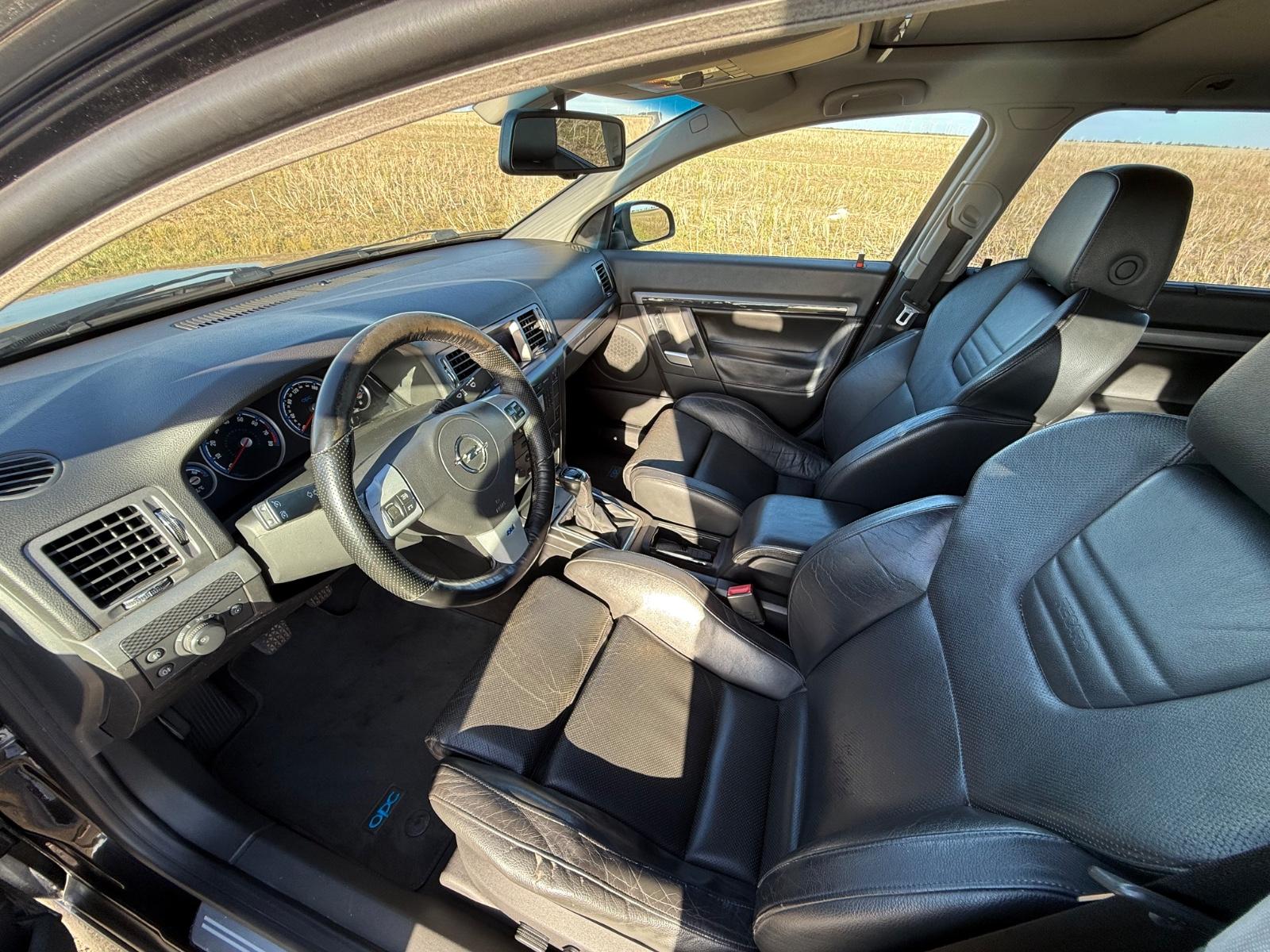 Opel Vectra 2005 — photo 11