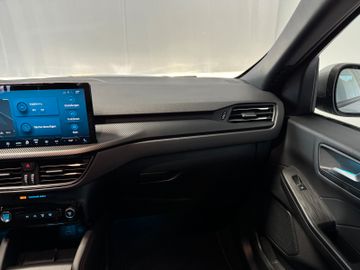 Fahrzeugverkauf 26 Ford Kuga ST-Line 1.5 AT AHK Navi Pano Kamera