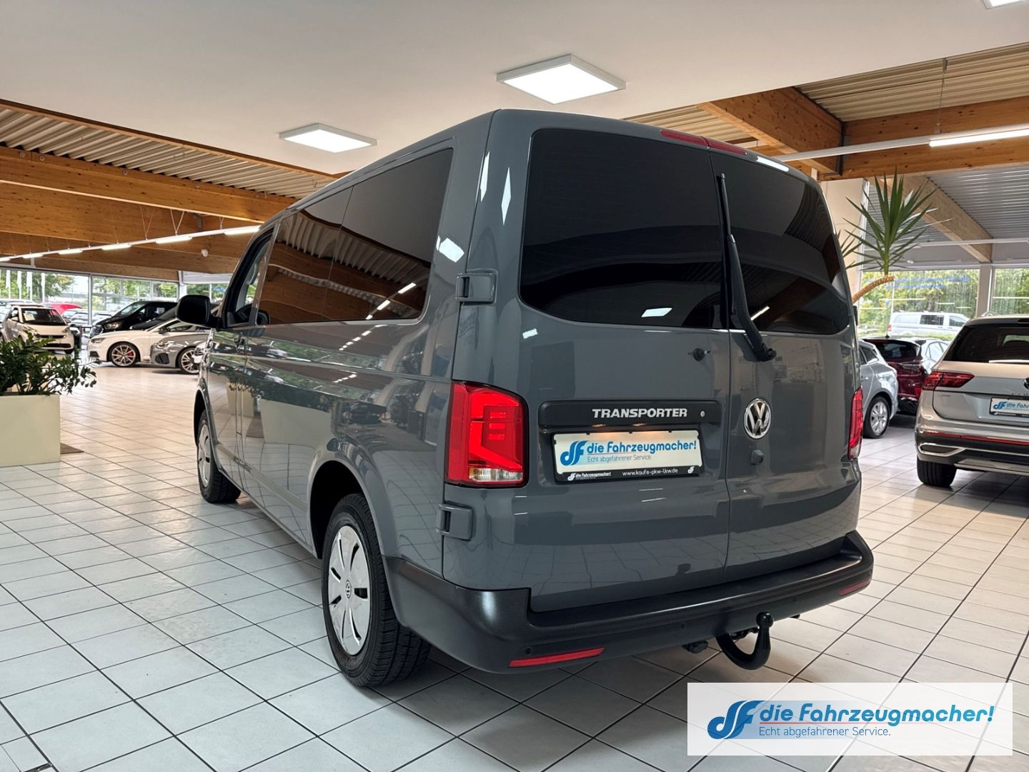 Fahrzeugabbildung Volkswagen Transporter T6.1 Kombi 2.0 TDI 9.Si. AHK DAB Kam