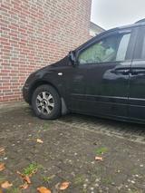 Kia KIA Karneval - Kia Carnival aus 2006 mit Diesel-Antrieb