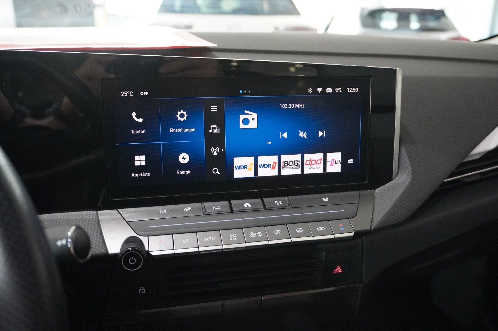 Fahrzeugabbildung Opel Astra L Lim. 1.6 HYBRID ELEGANCE NAVI/LED/KAMERA