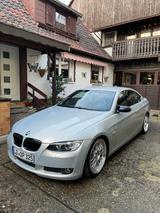 BMW 325i Coupé - Gute Ausstattung - BMW 325 mit Benzin-Antrieb: Sportwagen, Automatik