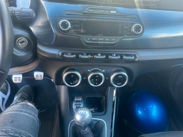 Fahrzeugabbildung Alfa Romeo Giulietta Turismo Sportiva LEDER