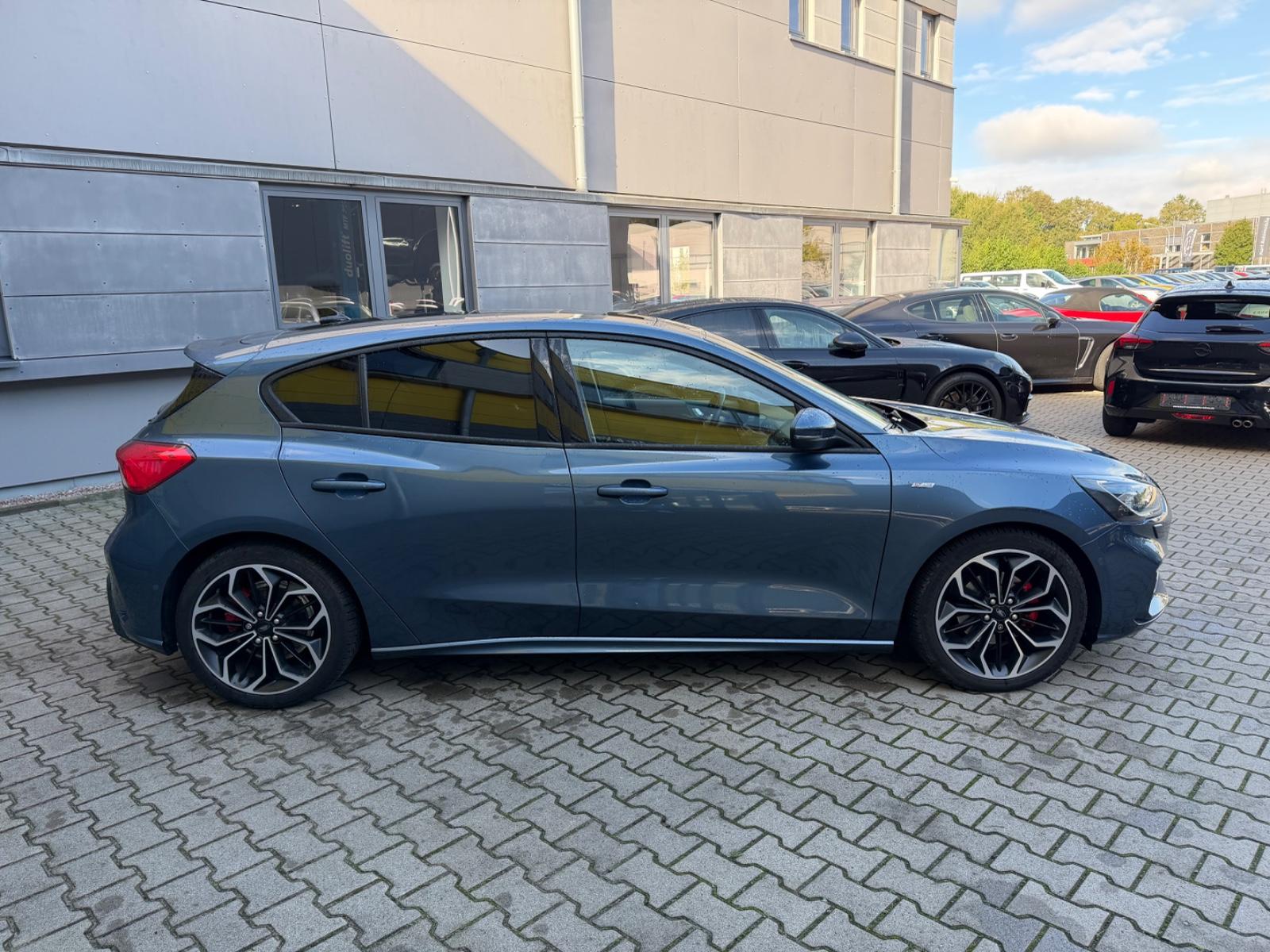 Ford Focus  ST-Line/SPORTPAKET/AHK/ACC/PANORAMA