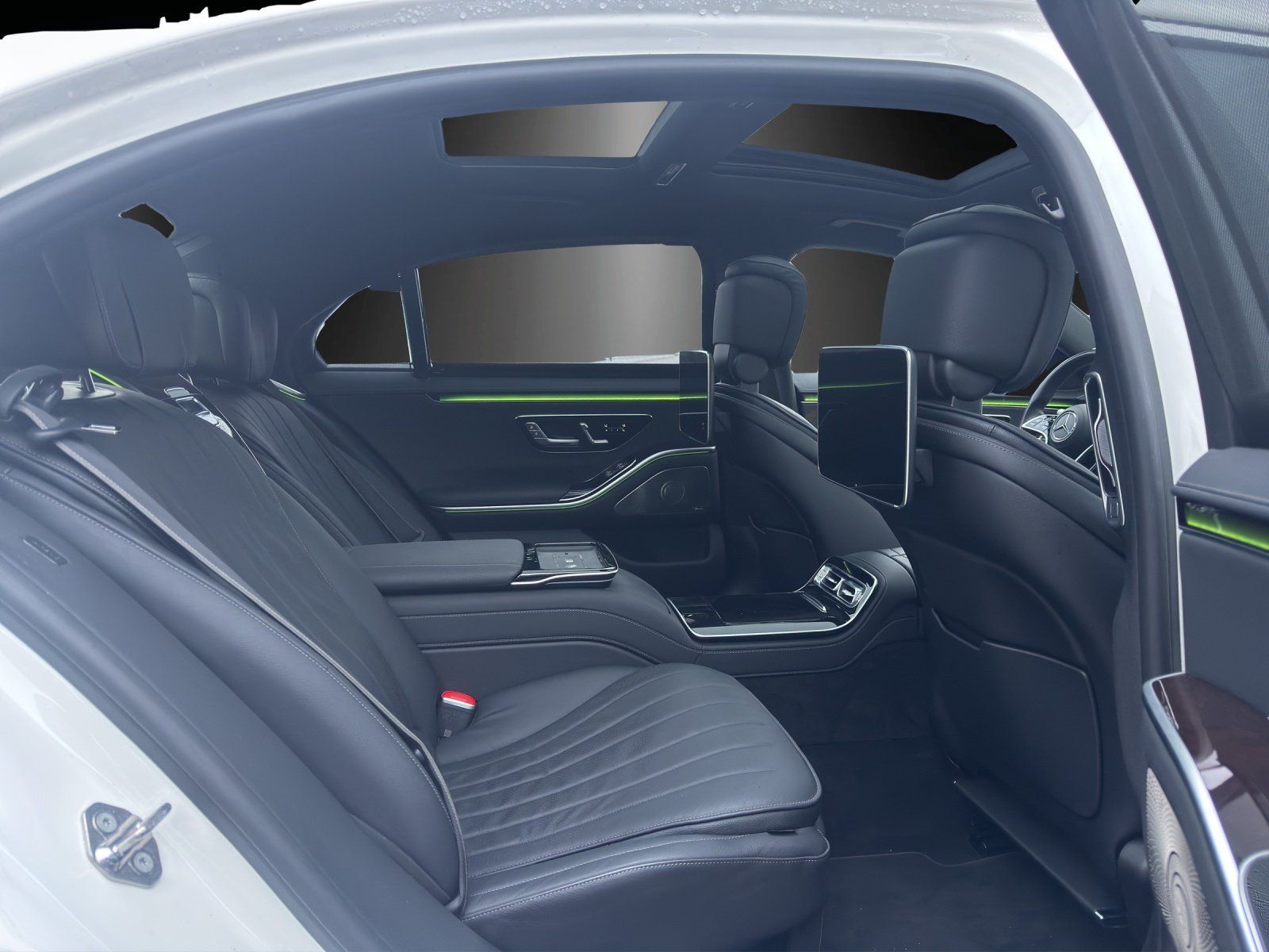 Fahrzeugabbildung Mercedes-Benz S500 4M L FirstClass 4xMassage FondTV Pano Chauf