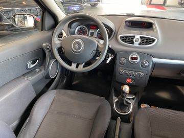Renault Clio III Dynamique MOTOR- UND GETRIEBSCHADEN
