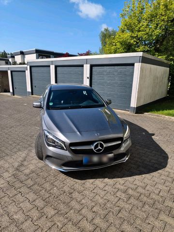 MERCEDES-BENZ Mercedes-Benz CLA 200