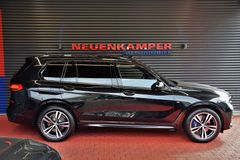 Fahrzeugabbildung BMW X7 xD 40d M Sport Pano Laser h/k ACC 360° 21"
