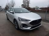 Ford Focus Turnier 1.0l EcoBoost ST-Line X MHEV SHZ - Ford Focus Neuwagen: Kombi