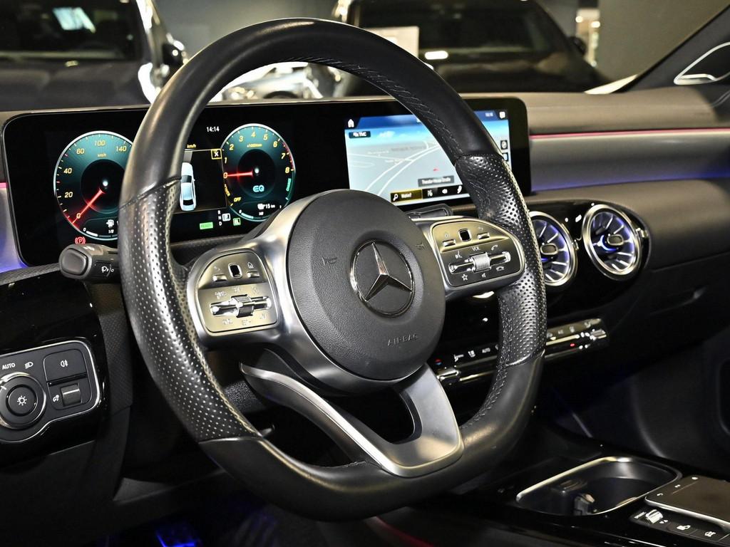 Mercedes-Benz A 250 e Lim AMG Line NIGHT PANO LED NAVI KAMERA