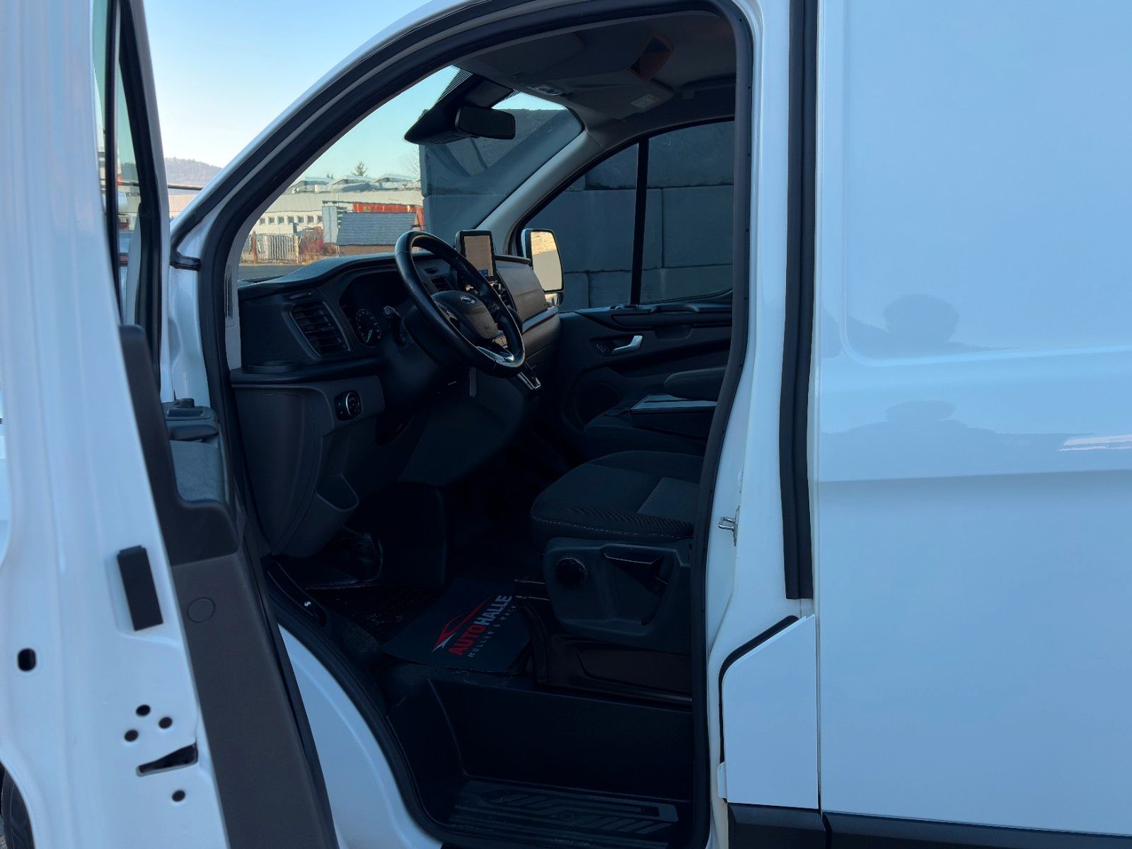 Fahrzeugabbildung Ford Transit Custom Kasten 340 L1 Trend Auto. StHz