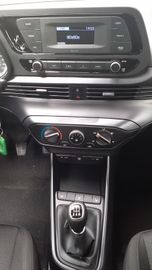 Fahrzeugabbildung Hyundai i20 1.2 Benzin M/T Select 16" ALU SHZ PDC KLIMA
