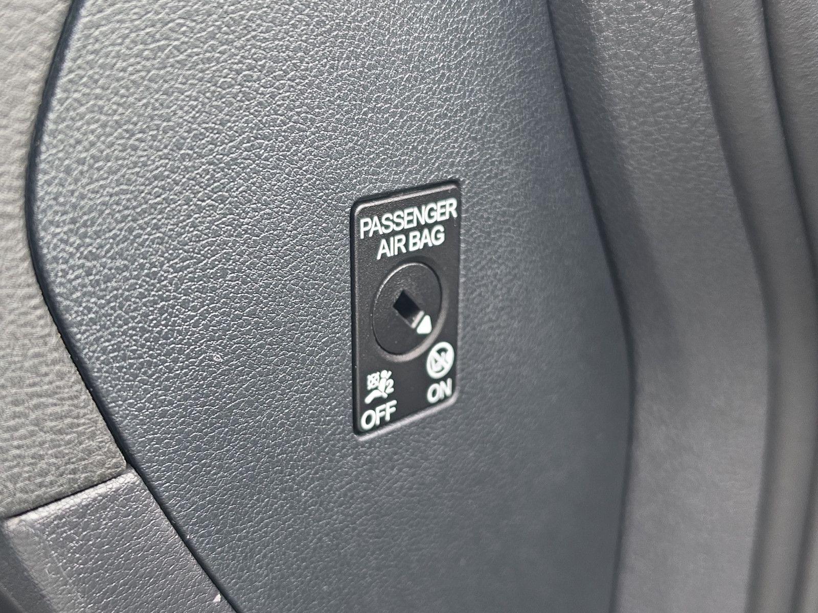 Fahrzeugabbildung Volkswagen Golf Sportsvan VII IQ.DRIVE AHK NAVI SHZ