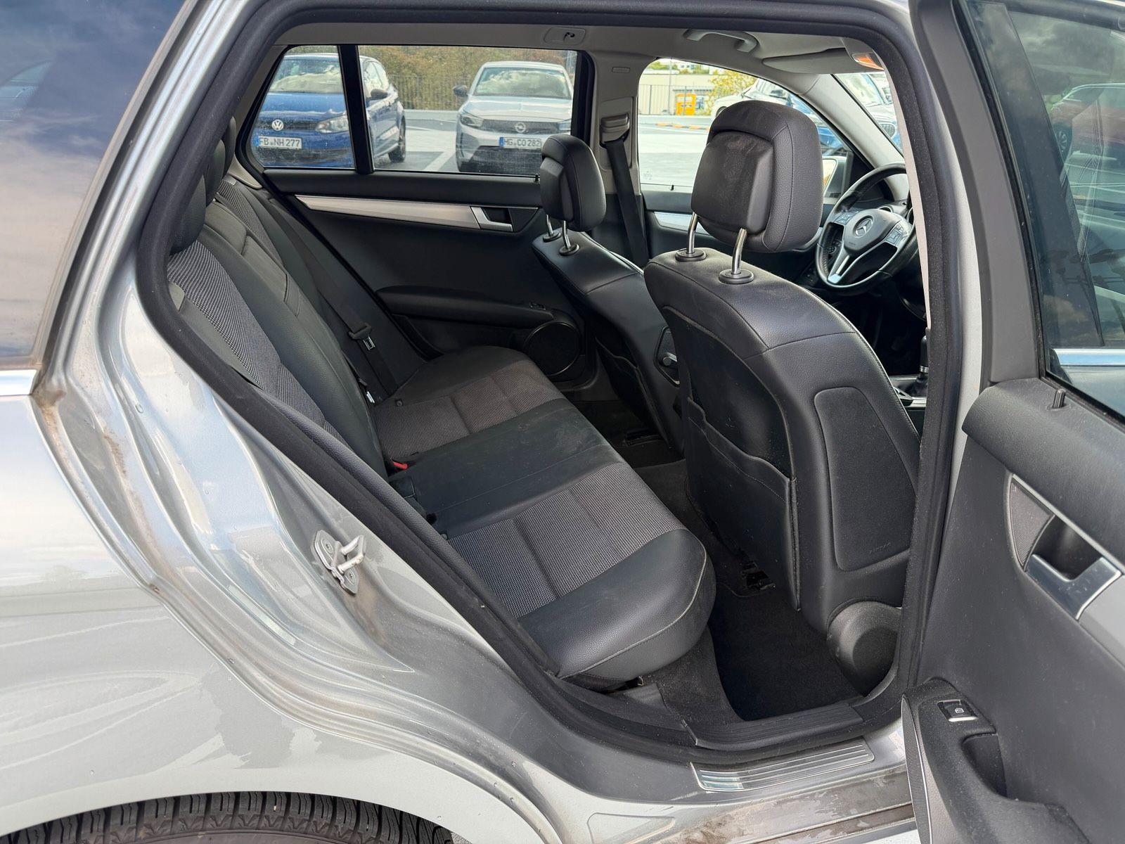 Mercedes-Benz C220 2012 — photo 14