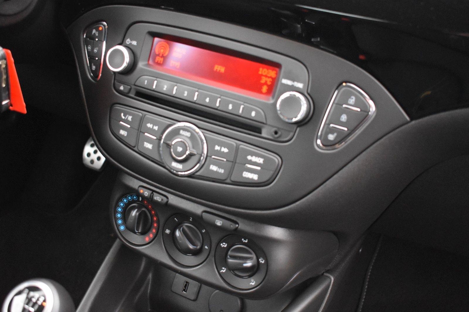 Fahrzeugabbildung Opel Corsa E Color Edition Lenkradhz Sitzhz TÜV Neu