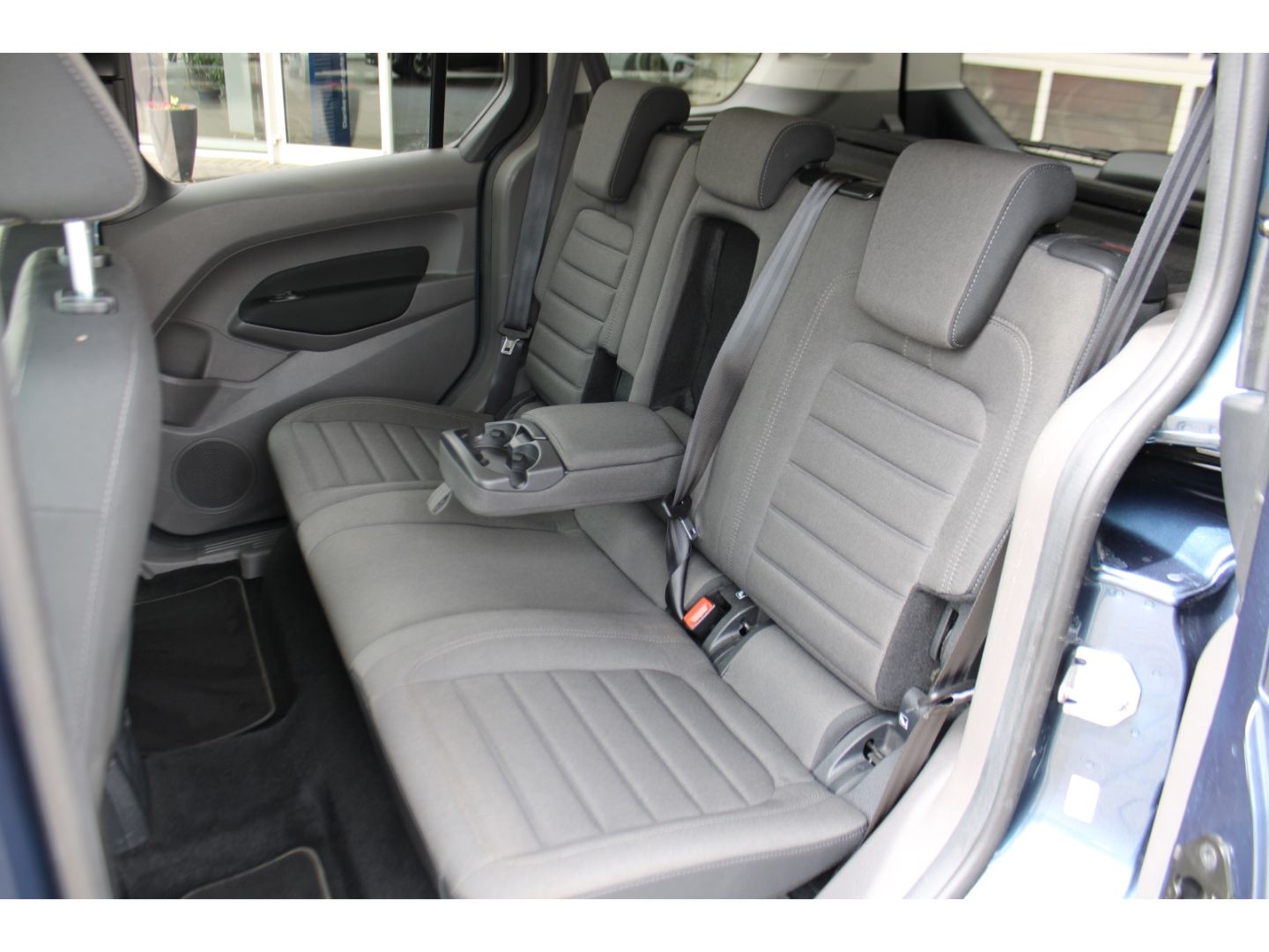 FORD Tourneo Connect 1.5 TDCi Titanium Xenon Navi AHK - Image 8