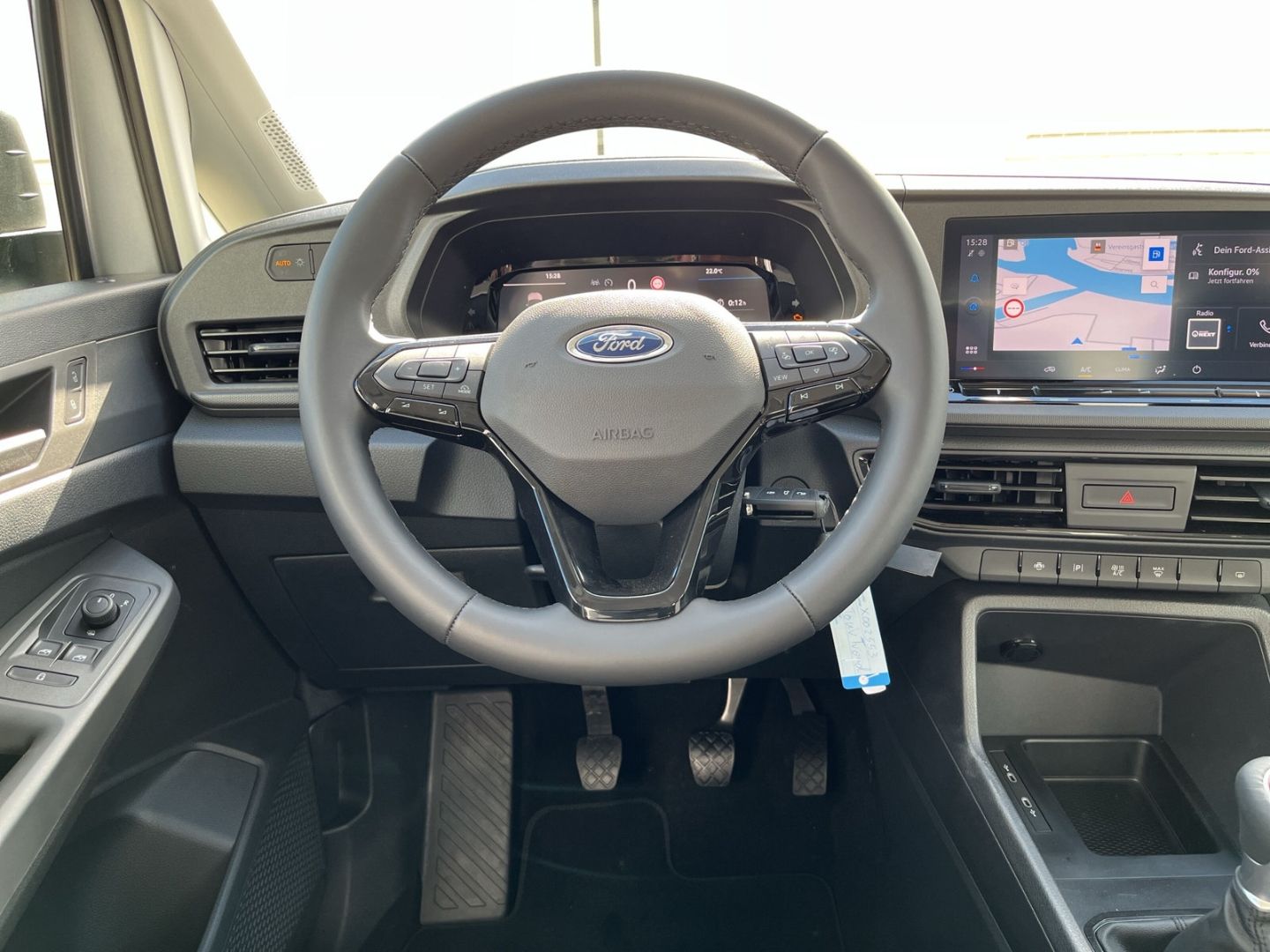 Fahrzeugabbildung Ford Tourneo Connect Trend AHK-abnehmbar Digitales Co