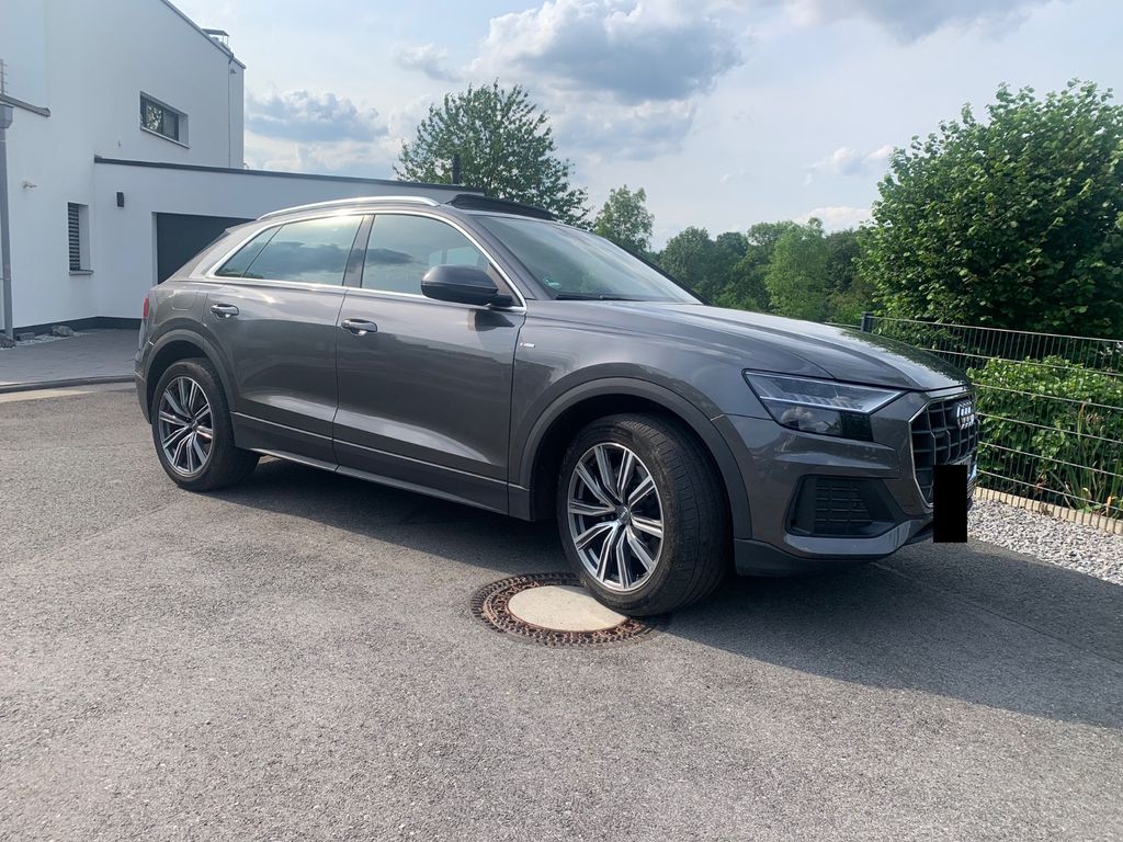 Image of Audi Q8