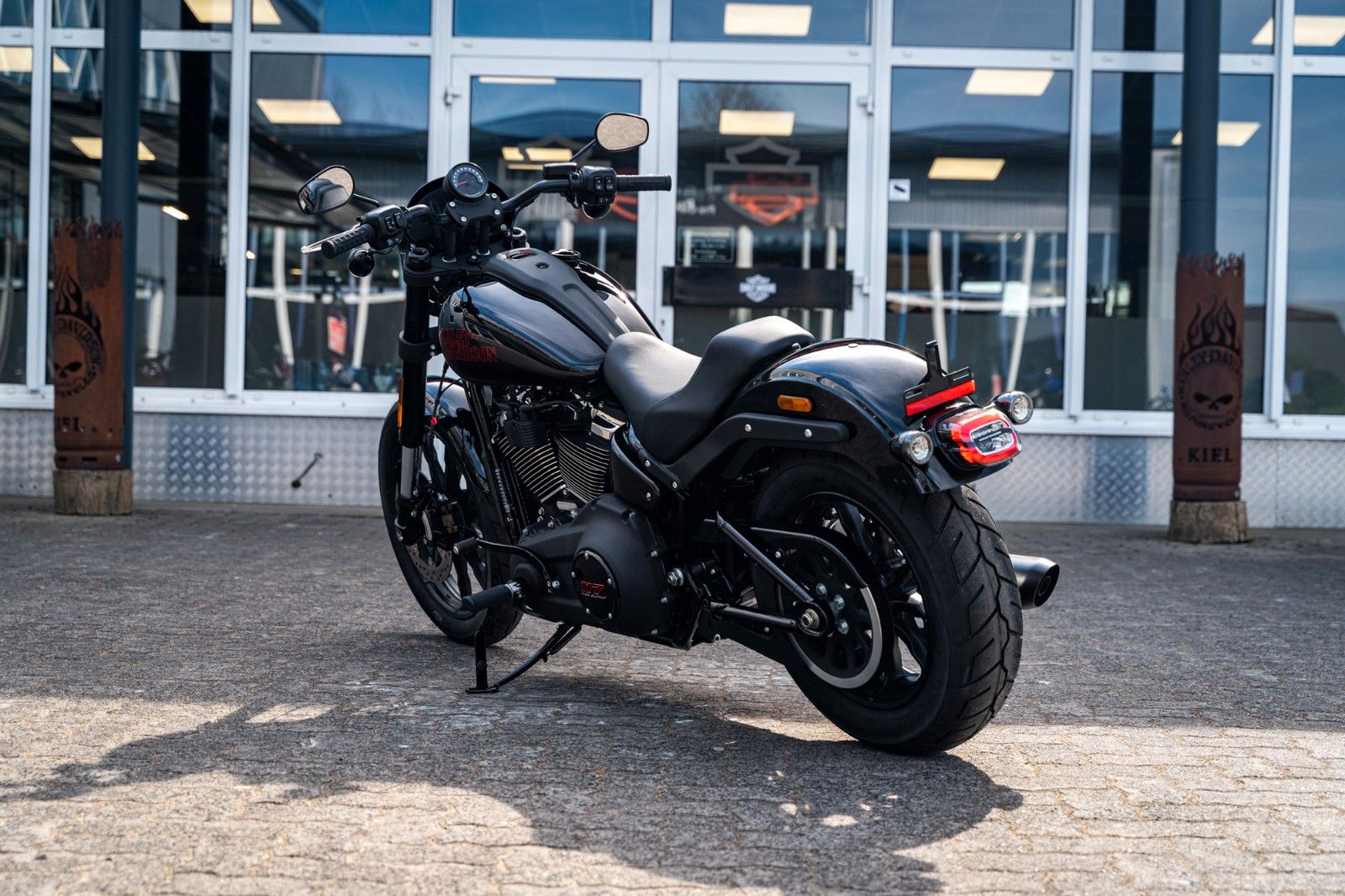 Fahrzeugabbildung Harley-Davidson FXLRST LOW RIDER S 117 MY25 Kurzfr. Verfügbar