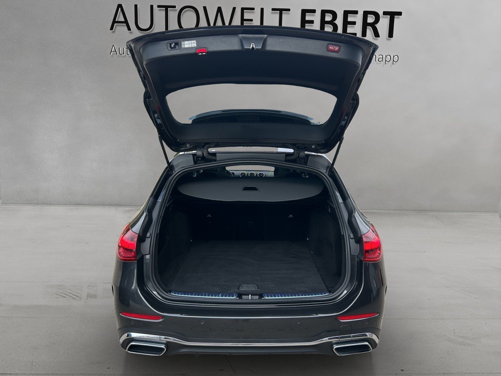 Fahrzeugabbildung Mercedes-Benz C300d T AMG Pano DISTRO DigiLED Busines AHK Memo