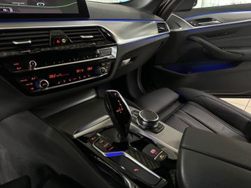 Fahrzeugabbildung BMW 530d M Sport ACC Kamera HUD HiFi AHK Komfort