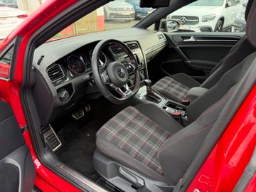 Volkswagen Golf - 12