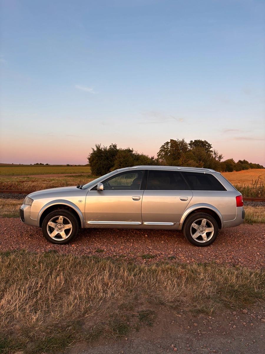 Audi A6 ALLROAD 2004 — rear view