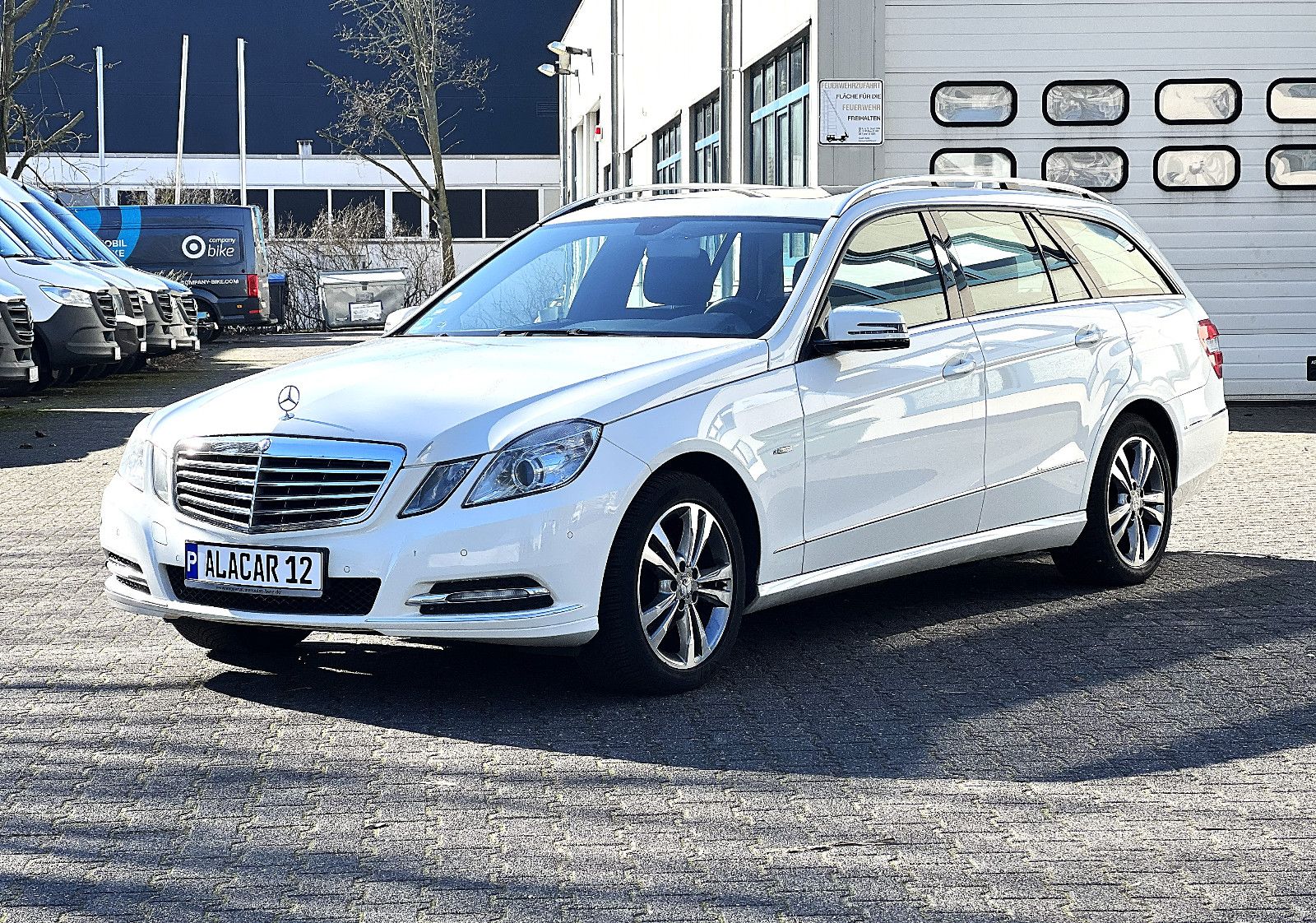 Mercedes E 220 - 1