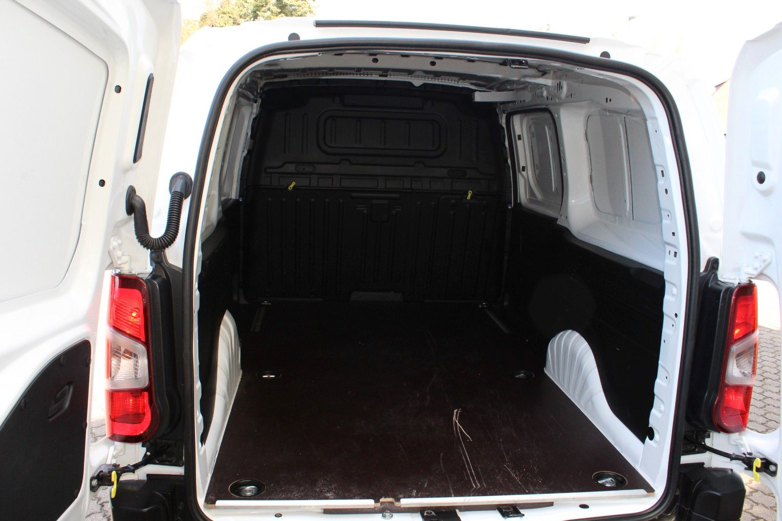 Fahrzeugabbildung Opel Combo E Cargo Edition XL erhöhte Nutzlast