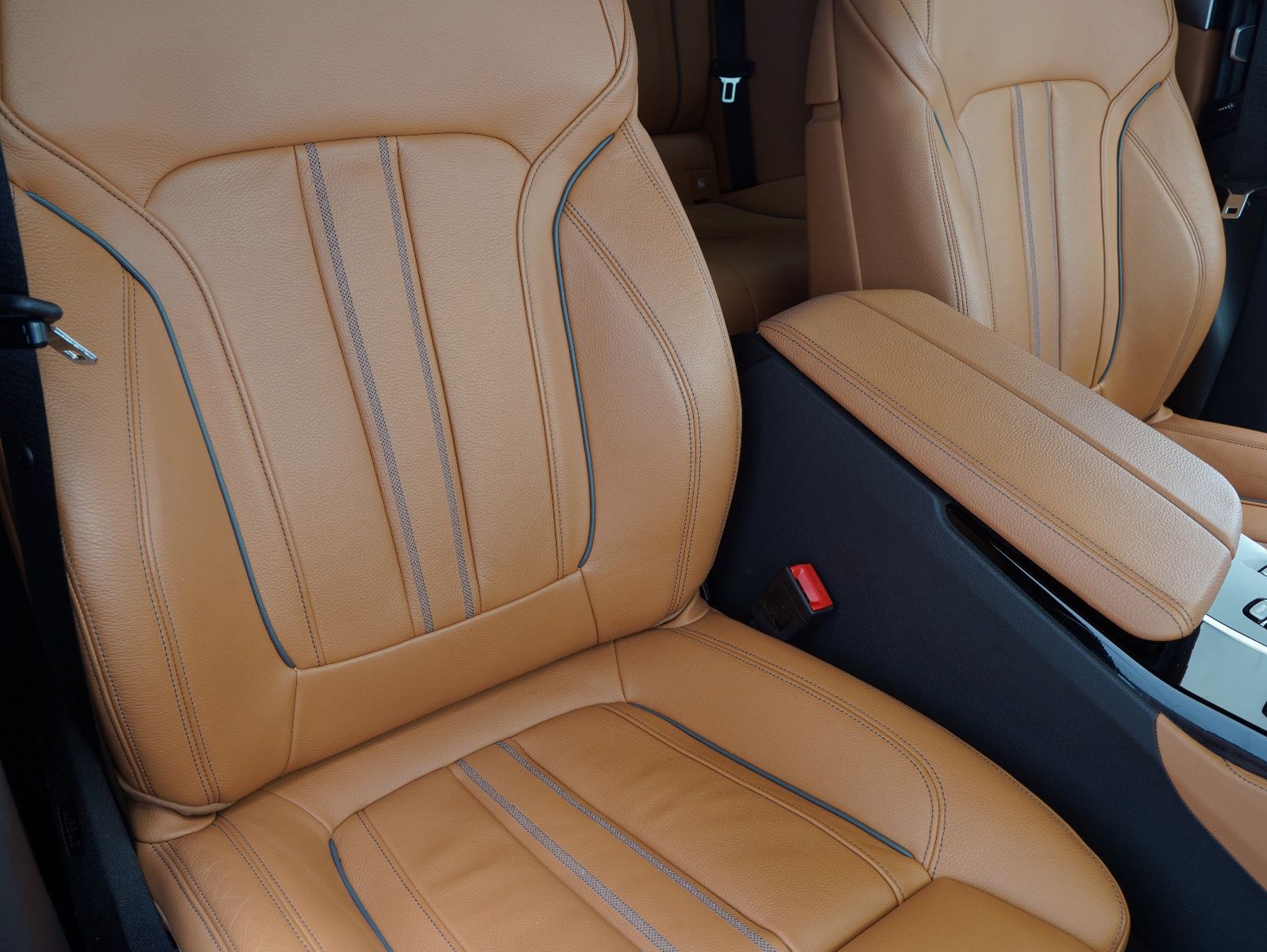 Fahrzeugabbildung BMW 520 i Touring  Luxury Line H&K/KAMERA/LM19"