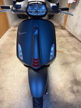 Vespa Sprint 50 S E5 in grau matt + schwarzer Akzente - VESPA MOFA