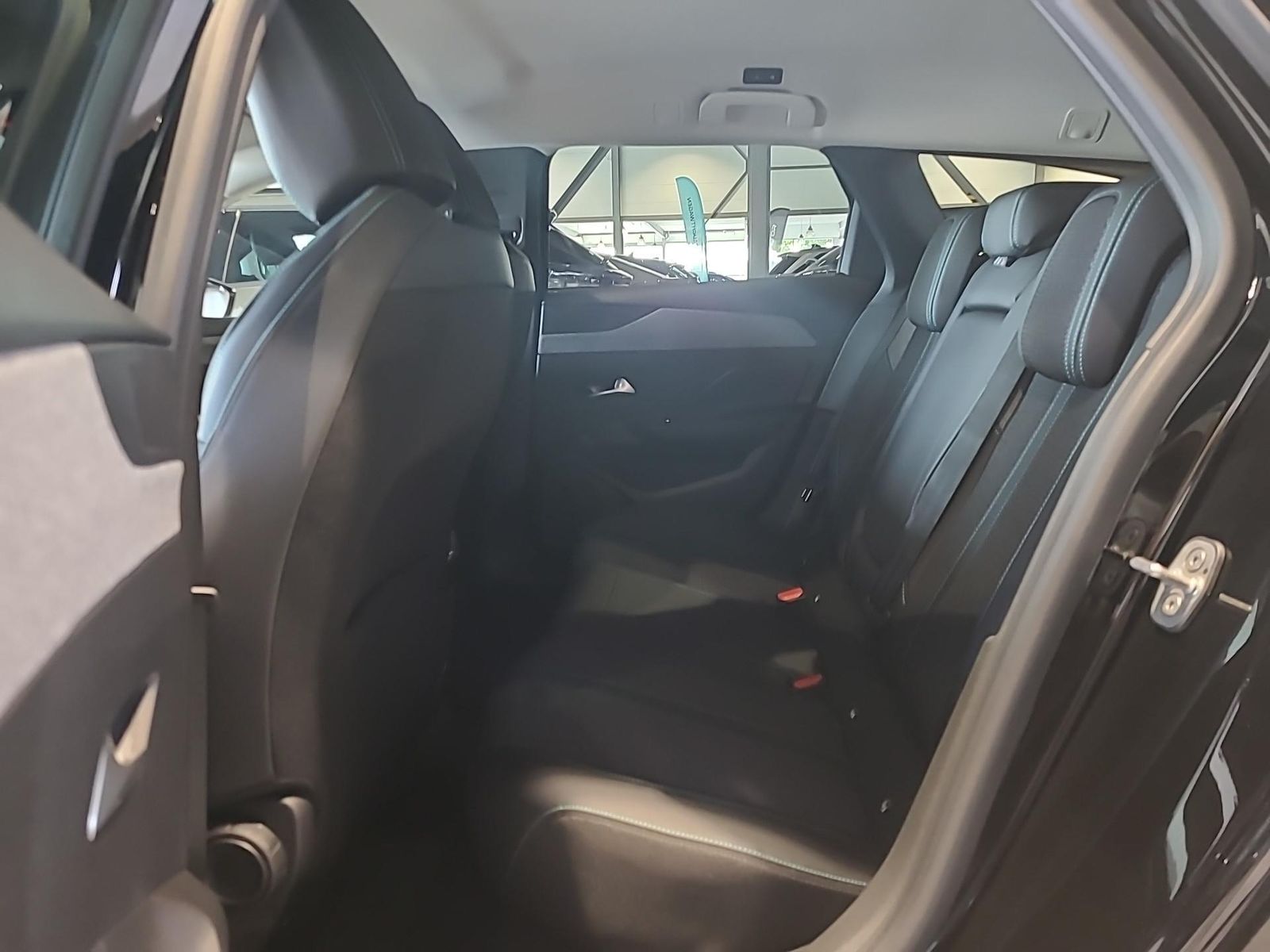 Fahrzeugabbildung Peugeot 308 SW Allure 130 PS BlueHDi AT