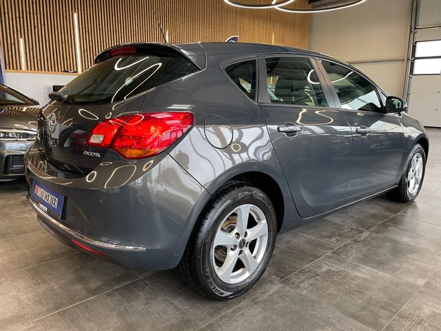 MYAUTOCENTER – Gebraucht- und Jahreswagen mit Werkstattservice in Pfaffenhofen Opel Astra J Lim. 5-trg. Selection *Klima*Navi*SHZ*