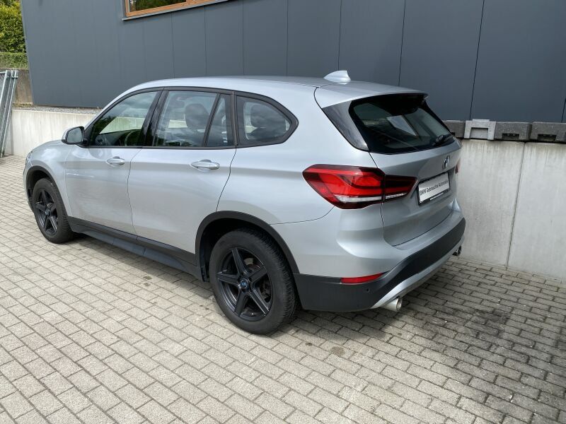 BMW X1 sDrive18d AHK/LED/NAVI/ParkAssi/TEMPO/SH foto 10