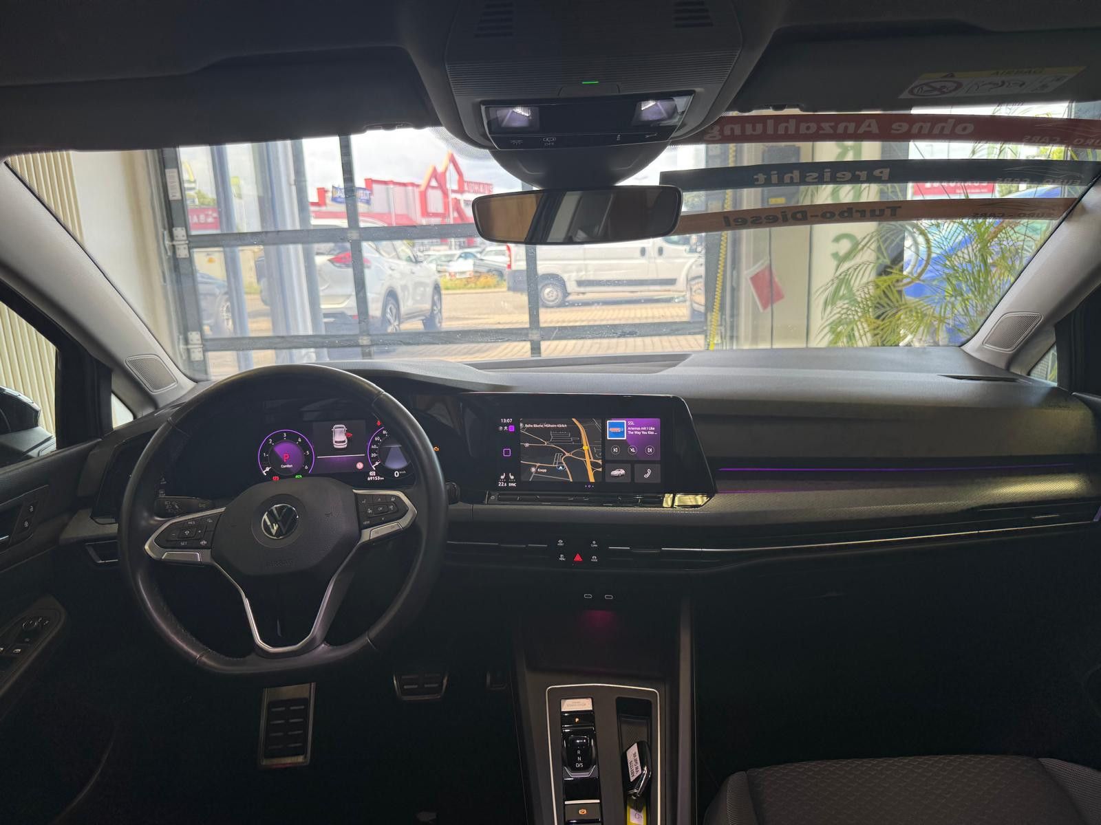 Fahrzeugabbildung Volkswagen Golf VIII Lim. Active/AHK/SCHECKHEFT/NAVI/KAMERA
