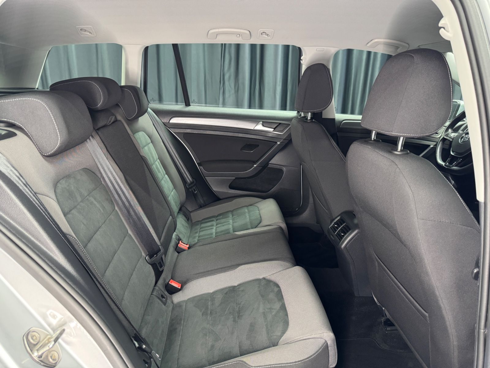 Fahrzeugabbildung Volkswagen Golf VII Variant Comfortline|NAVI|ACC|MASSAGE|