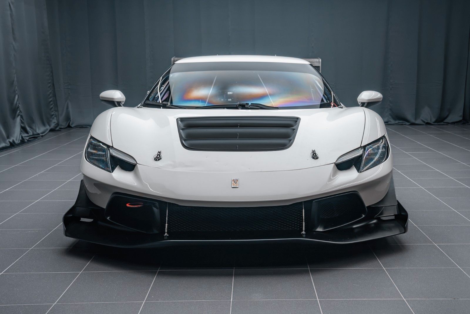 Fahrzeugabbildung Ferrari 296 Challenge TOP/PASSENGER SEAT/SILENCERS