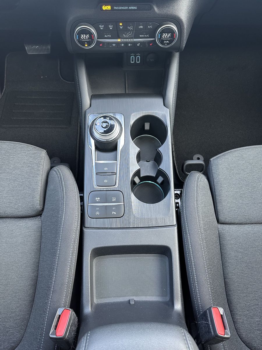 Fahrzeugabbildung Ford Focus 1.5 EB Aut. ACTIVE X NAV+LED+PANO+KAM+VC