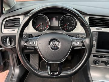 Volkswagen Golf - 10